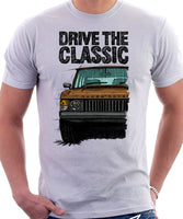 Drive The Classic Range Rover Classic Mid Model. T-shirt in White Color.